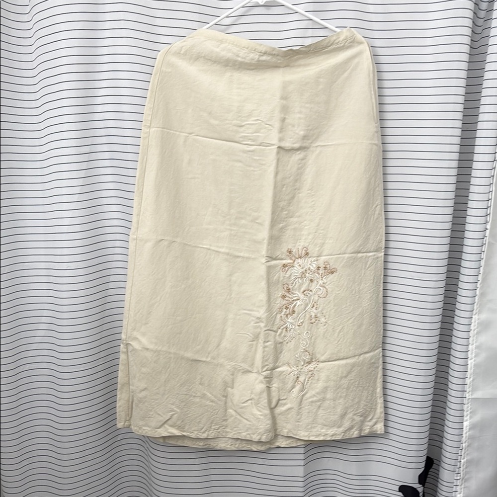 Chic Cream Embroidered Maxi Skirt
